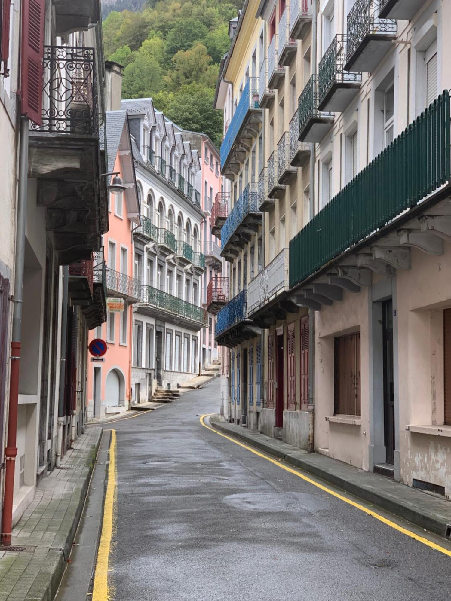 Charmant Appartement Au Calme En Plein Centre Ville Avec Wifi Et Linge De Maison Inclus Cauterets Luaran gambar